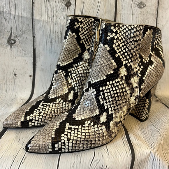 Marc Fisher Snake Print MLunno ankle booties - Picture 1 of 7